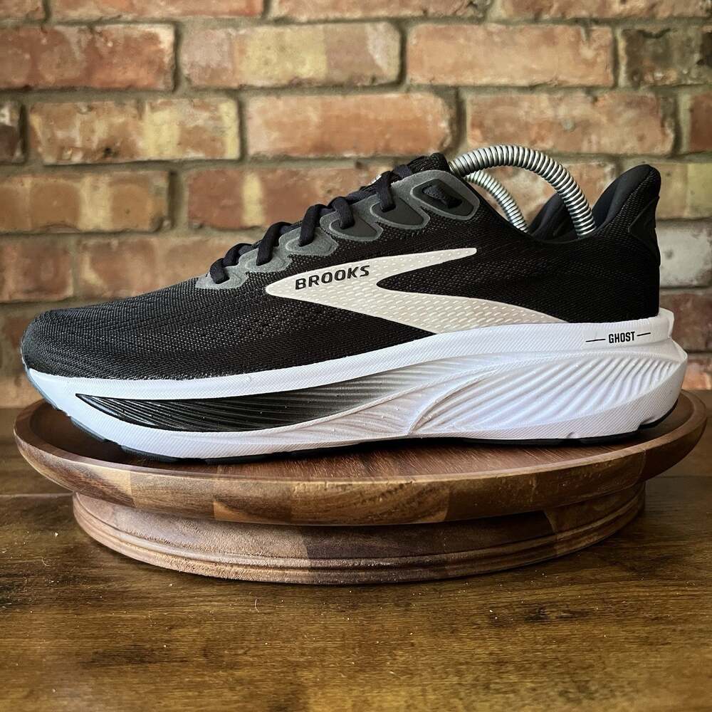 Brooks Ghost 17 Black Gold Women's 10.5 Neutral Balanced Cushion Running Shoes
